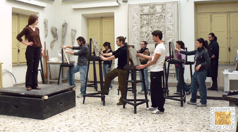 The other side of the coins:<br />globalization and technological innovation serve the ancient art of minting